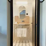 New Lafayette מלון 4*