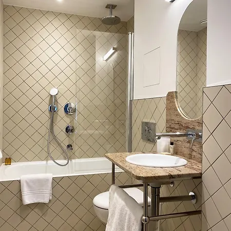 New Lafayette Отель 4*