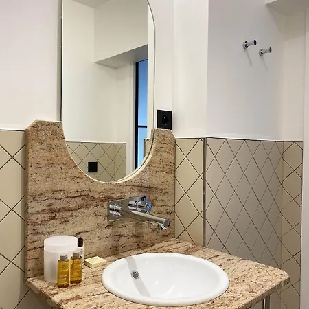 New Lafayette Hotel