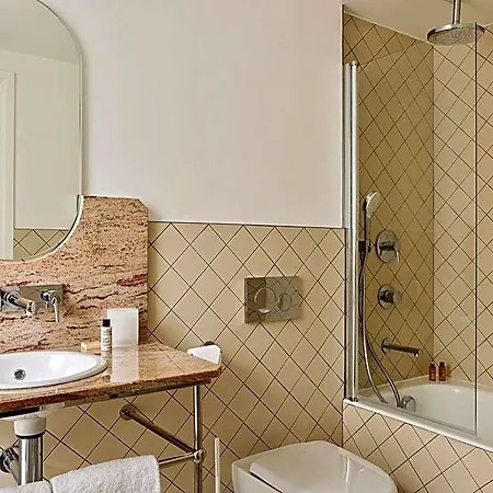 New Lafayette Hotel