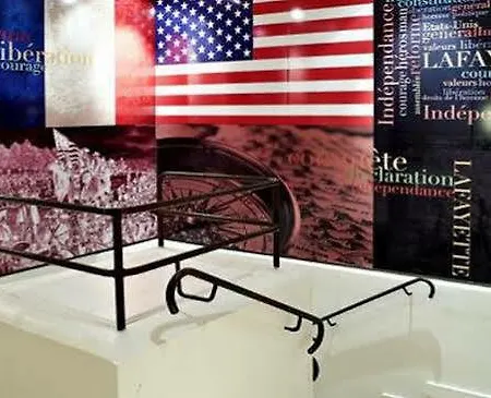 Отель New Lafayette