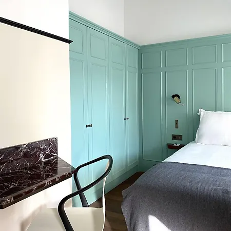 New Lafayette Paris